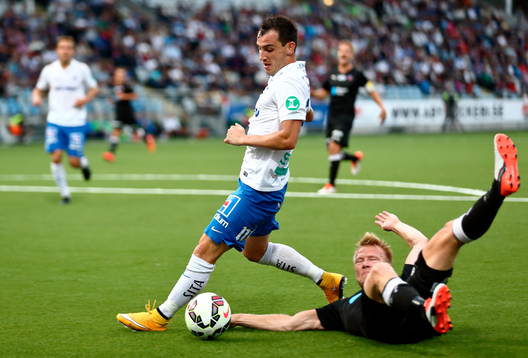 Norrköpings Nikola Tkalcic och Helsingborsspelare