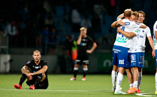 Helsingborgs Robin Simovic deppar medan Norrköping jublar