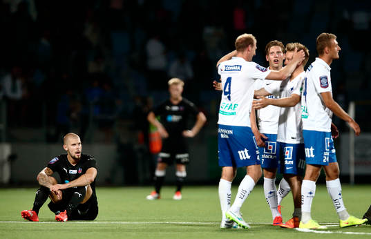 Helsingborgs Robin Simovic deppar medan Norrköping jublar