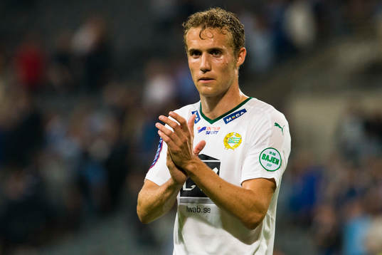Hammarbys Fredrik Torsteinbö tackar publiken