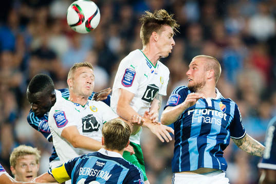 Hammarbys Mats Solheim och Birkir Már Saevarsson i en