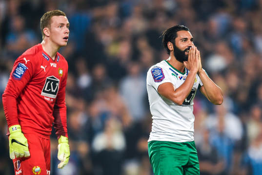 Hammarbys målvakt Ögmundur Kristinsson och Stefan Batan