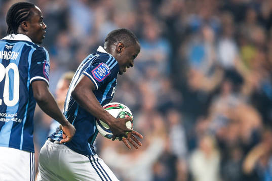 Djurgårdens Nyasha Mushekwi firar kvitteringsmålet 2-2