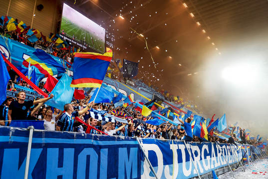 Djurgårdens supportrar före fotbollsmatchen i Allsvenskan