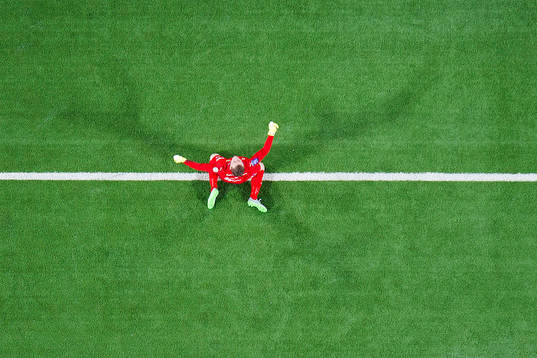 Hammarbys målvakt Ögmundur Kristinsson jublar