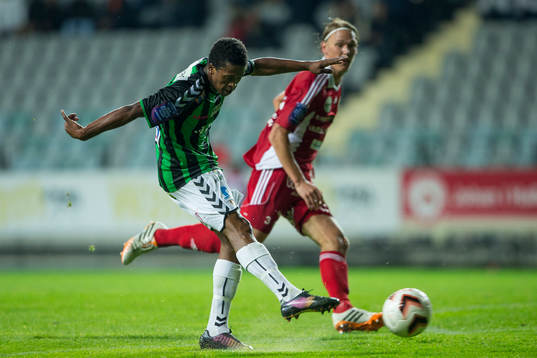 GAIS Luther Singh skjuter ett skott