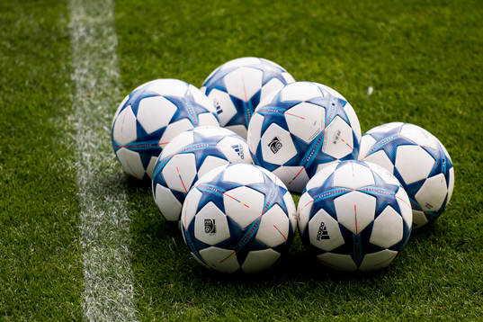 Fotbollar ligger redo