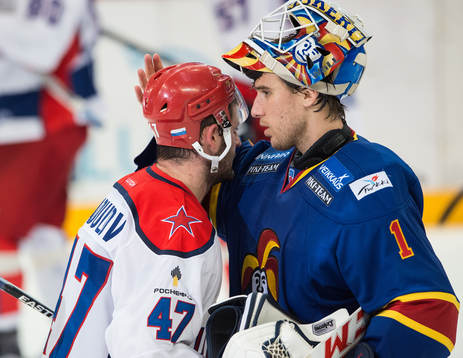Jokerits målvakt Henrik Karlsson och Moskvas Alexander