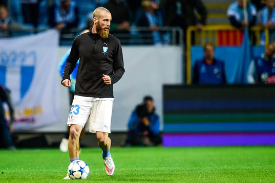 Malmö FFs Jo Inge Berget före fotbollsmatchen mellan