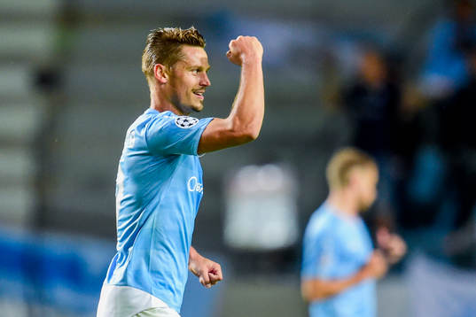 Malmö FFs Markus Rosenberg firar 1-0 målet