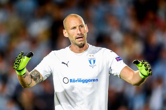 Malmö FFs målvakt Johan Wiland deppar