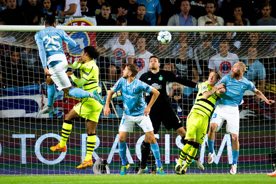 Malmö FFs Felipe Carvalho gör 2-0 på nick