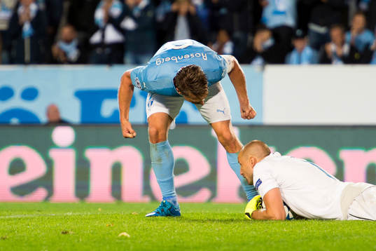 Malmö FFs Markus Rosenberg jublar åt målvakt Johan Wiland