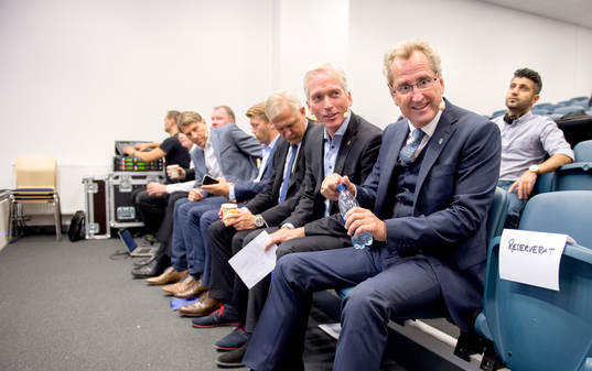 Sveriges förbundskapten Erik Hamrén och Håkan Sjöstrand