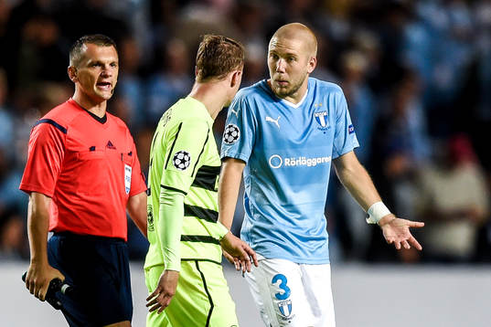 Celtics Leigh Griffiths och Malmö FFs Anton Tinnerholm i