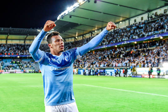 Malmö FFs Felipe Carvalho firar