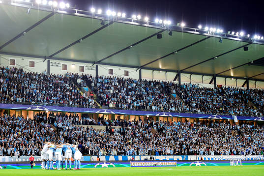 Malmö FFs spelare före fotbollsmatchen mellan Malmö FF