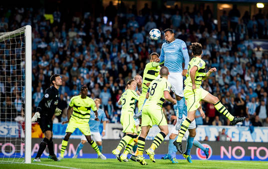 Malmö FFs Felipe Carvalho nickar in 2-0