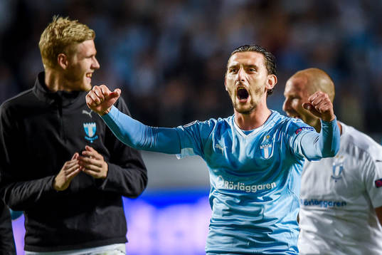 Malmö FFs Agon Mehmeti firar