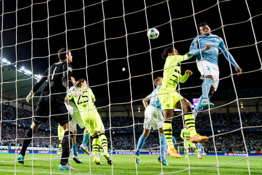 Malmö FFs Felipe Carvalho nickar in 2-0 bakom Celtics