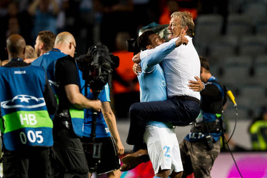 Malmö FFs Felipe Carvalho och tränare Åge Hareide jublar