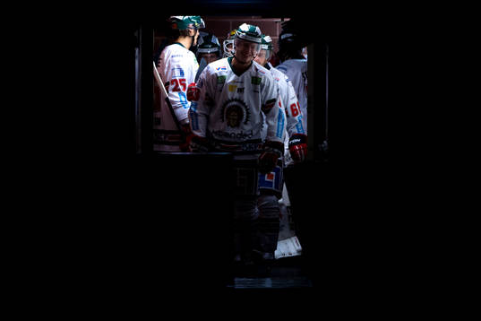 Frölunda gör sig redo att åka ut på isen innan