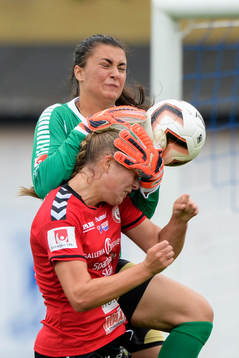 Rosengårds målvakt Zecira Musovic och Karlskogas Therese