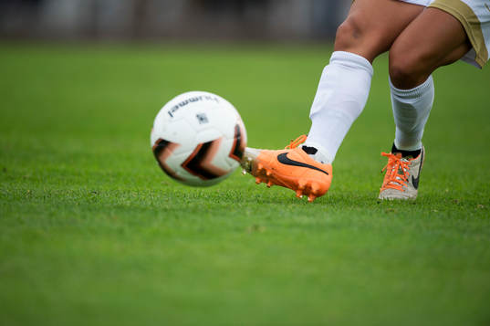 Bredsida i matchen i damallsvenskan mellan Kristianstad och