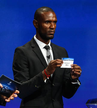 Gent dras av Éric Abidal