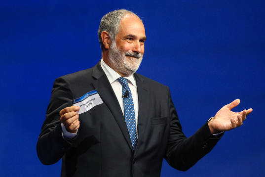 Barcelona dras av Andoni Zubizarreta
