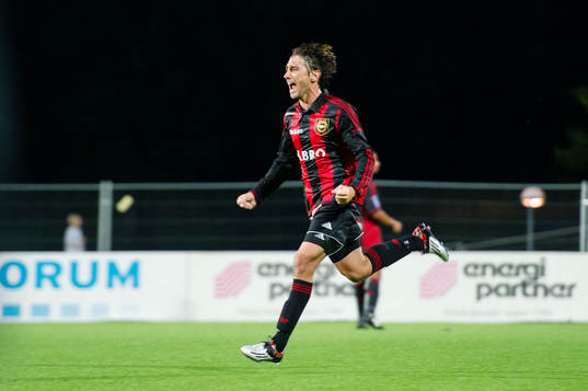 Brommapojkarnas Nikola Grubjesic jublar