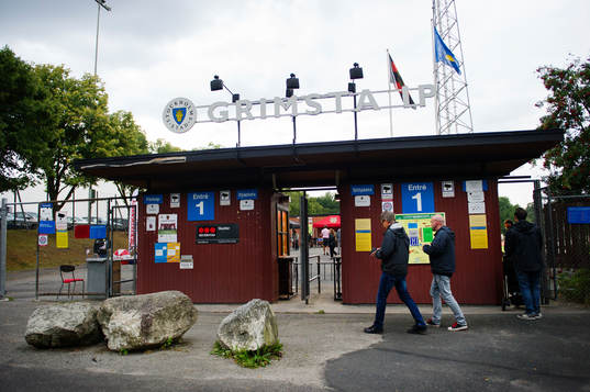 Grimsta IP innan fotbollsmatchen i Superettan mellan