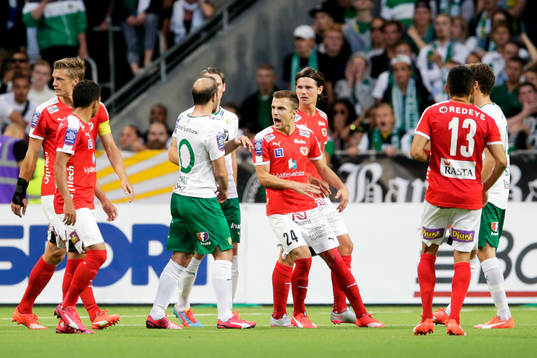 Hammarbys Kennedy Bakircioglu och Kalmars Filip Sachpekidis
