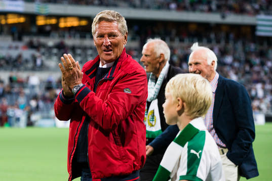 Hammarbys tidigare tränare Sören Cratz går ett ärevarv