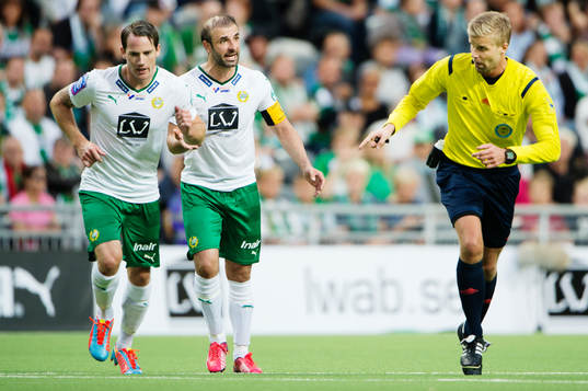 Hammarbys Kennedy Bakircioglu och Hammarbys Johan Persson
