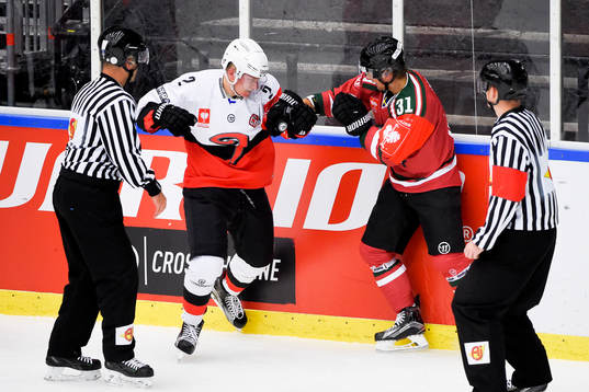 Jyväskyläs Juuso Pulli och Frölundas Nicklas Lasu