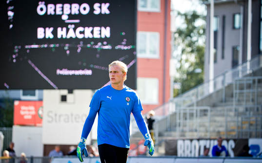 Örebros målvakt Jacob Rinne står i mål från start