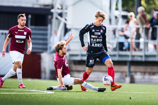 Bläddra bland fler bilder av Fotboll, Div 1 Södra, Örgryte - Qviding