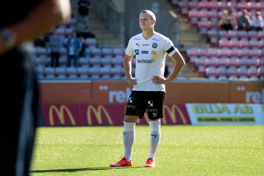 Örebros Daniel Gustavsson deppar