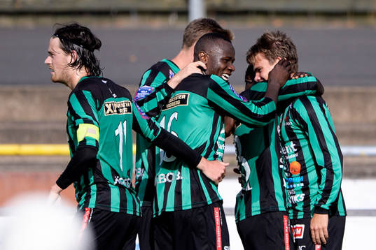 Varbergs Nsima Peter jublar