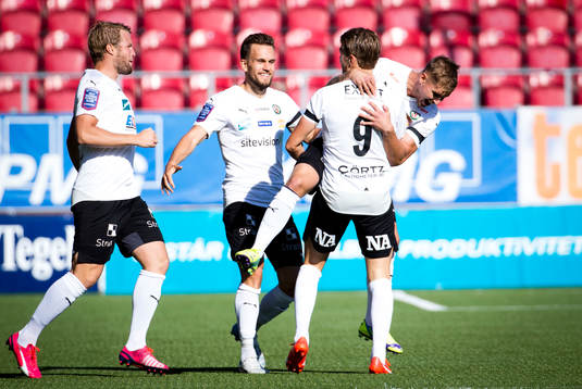 Örebros Martin Broberg gör 1-0