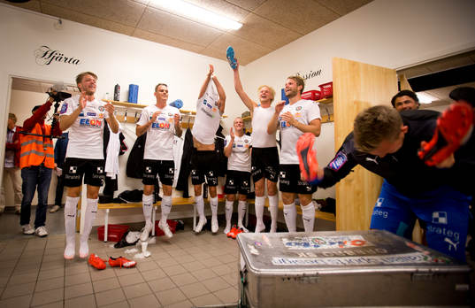 Jubel i örebros oklädningsrum