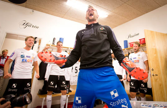 Jubel i örebros oklädningsrum