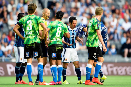 Djurgårdens Seon-Min Moon blöder