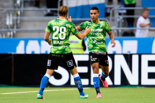 Halmstads Matthew Rusike jublar
