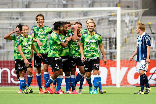 Halmstads Matthew Rusike jublar