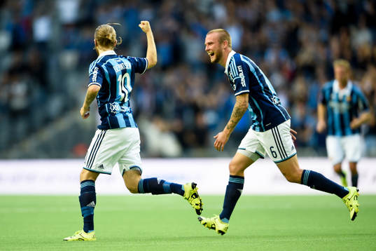 Djurgårdens Daniel Berntsen och Alexander Faltsetas jublar