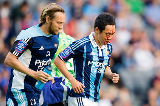 Djurgårdens Seon-Min Moon blöder