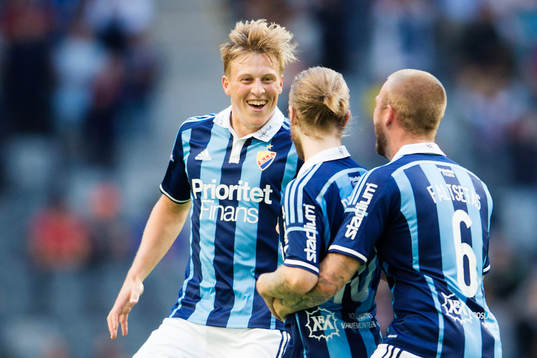 Djurgårdens Emil Bergström (tv) och Alexander Faltsetas