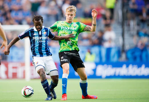 Djurgårdens Amadou Jawo och Halmstads Eric Smith